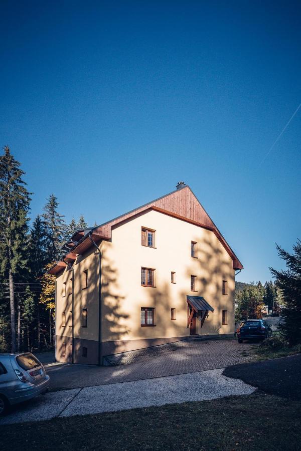 Apartmany Domino Železná Ruda エクステリア 写真