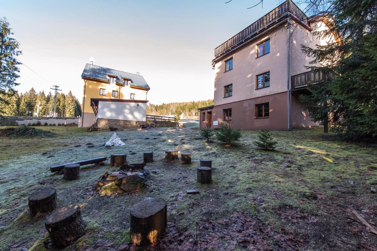 Apartmany Domino Železná Ruda エクステリア 写真